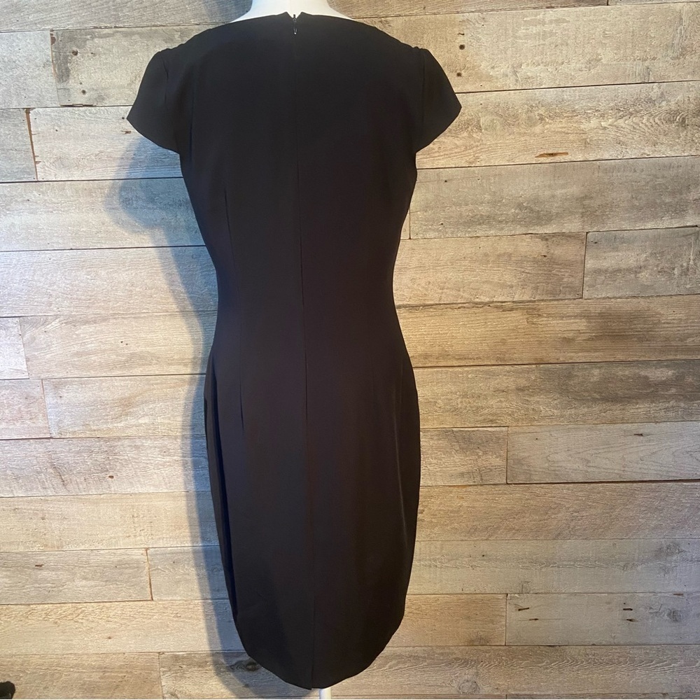 🇨🇦 Nueva women’s black asymmetrical cocktail pencil dress in size 8 - Picture 3 of 8